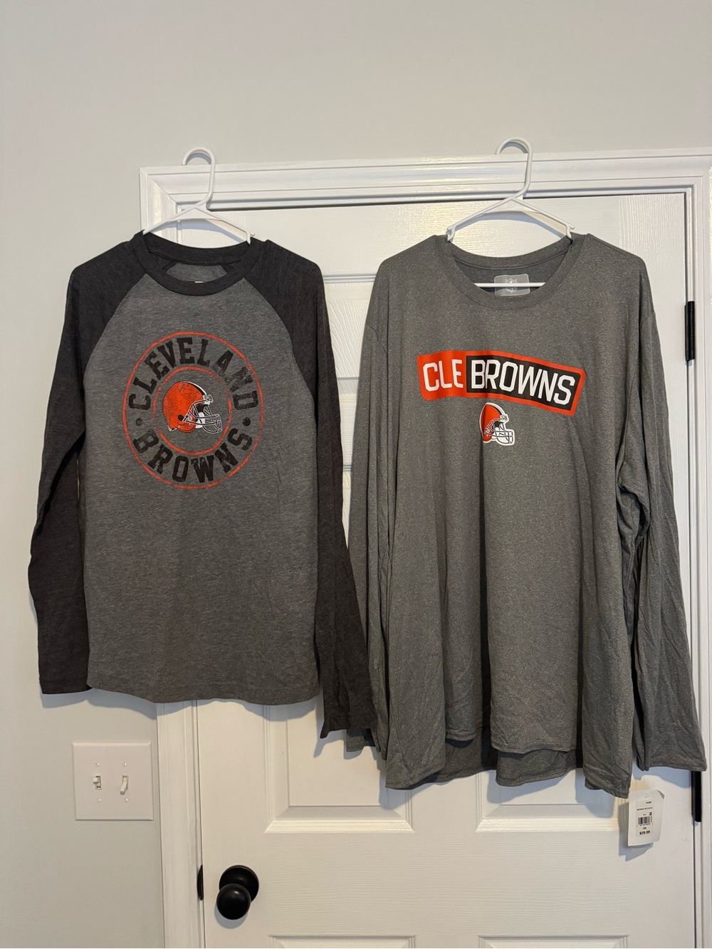 Men’s Cleveland Brown LS Tee Bundle (NEW)